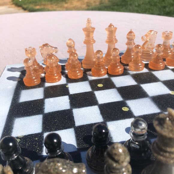 Chess Set - Amber Edition - Picture 3 of 9